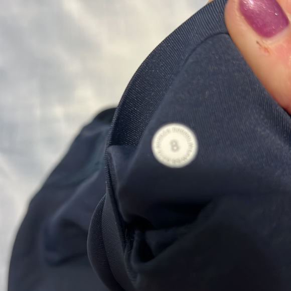 Like new pace rival navy. Size 8. 22” lululemon - Picture 2 of 3